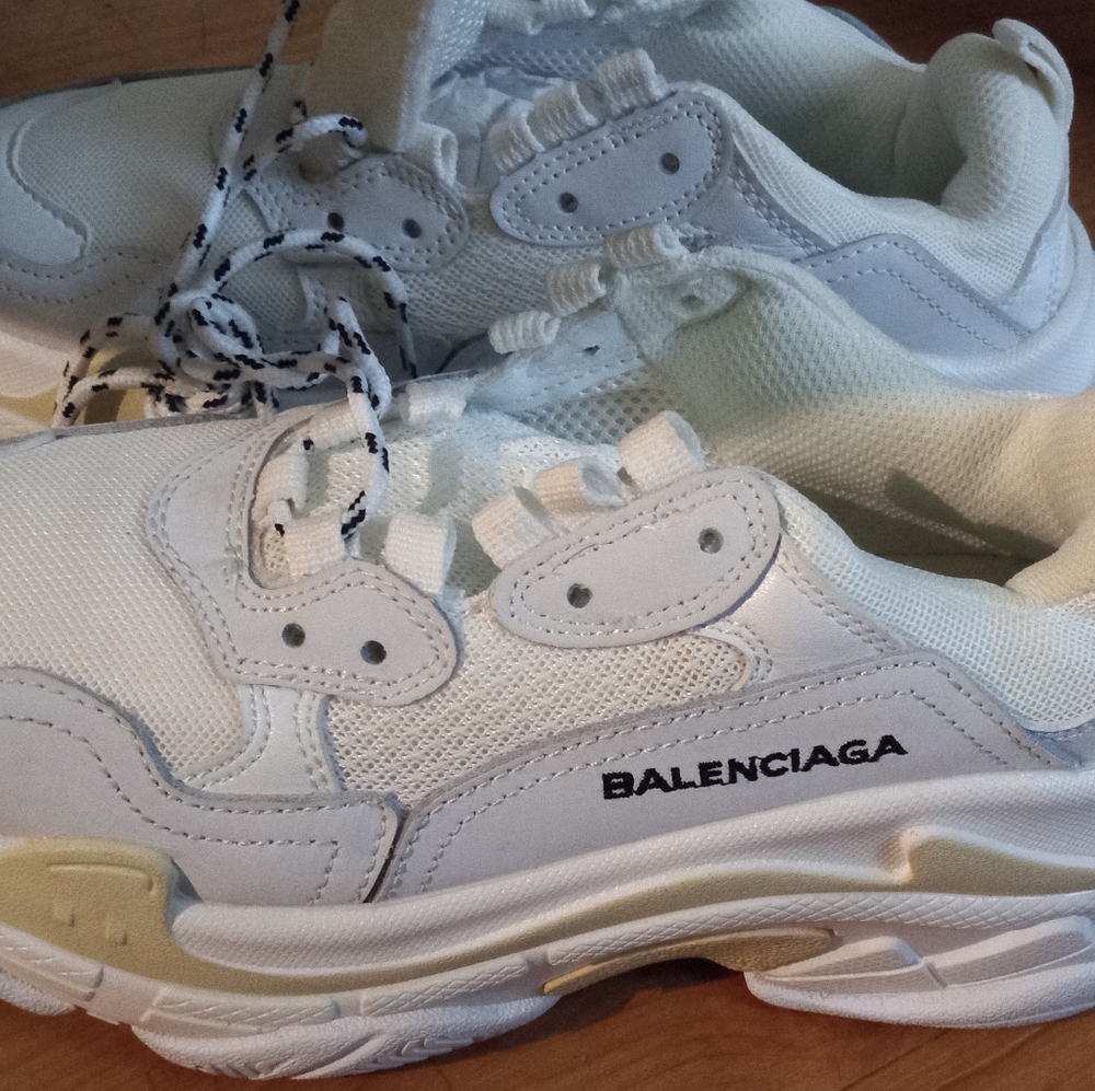 Balenciaga triple s sneqker size 36